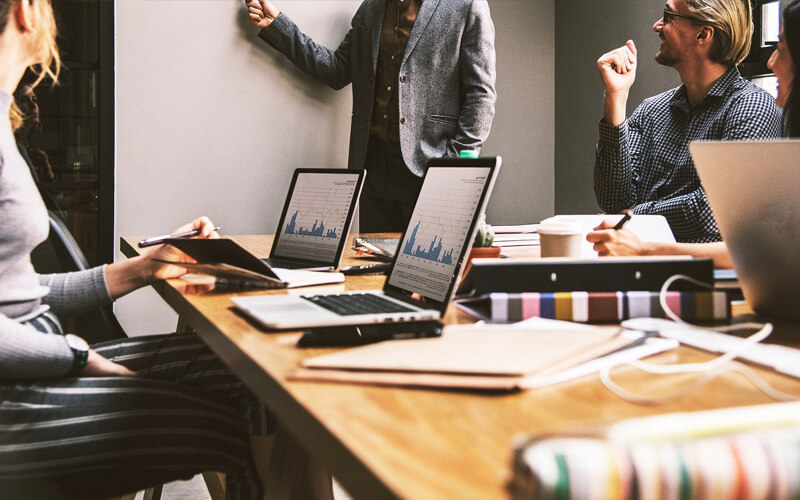 build-successful-b2b-team build-successful-b2b-team